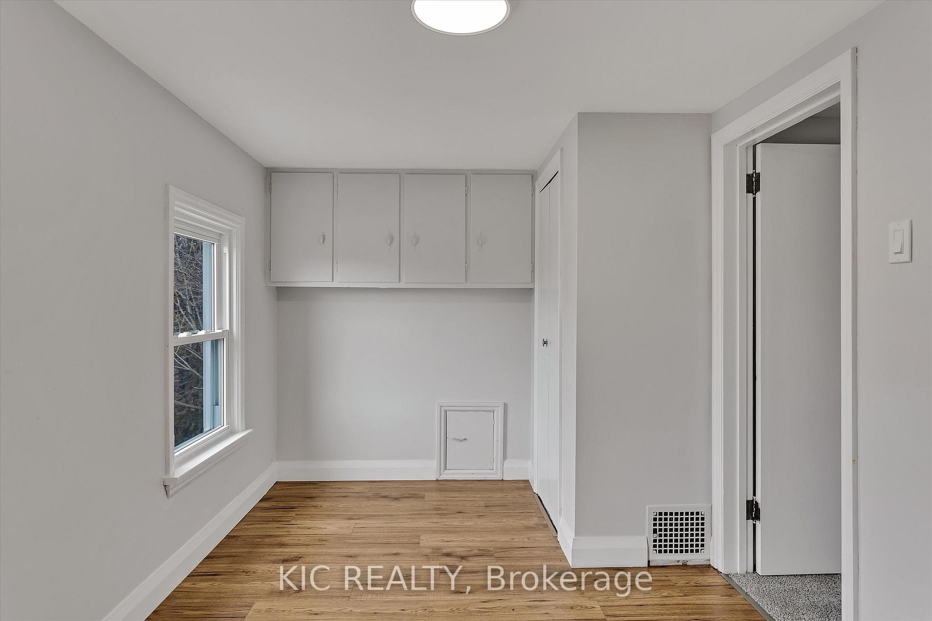 20 Mcnab Avenue photo 13