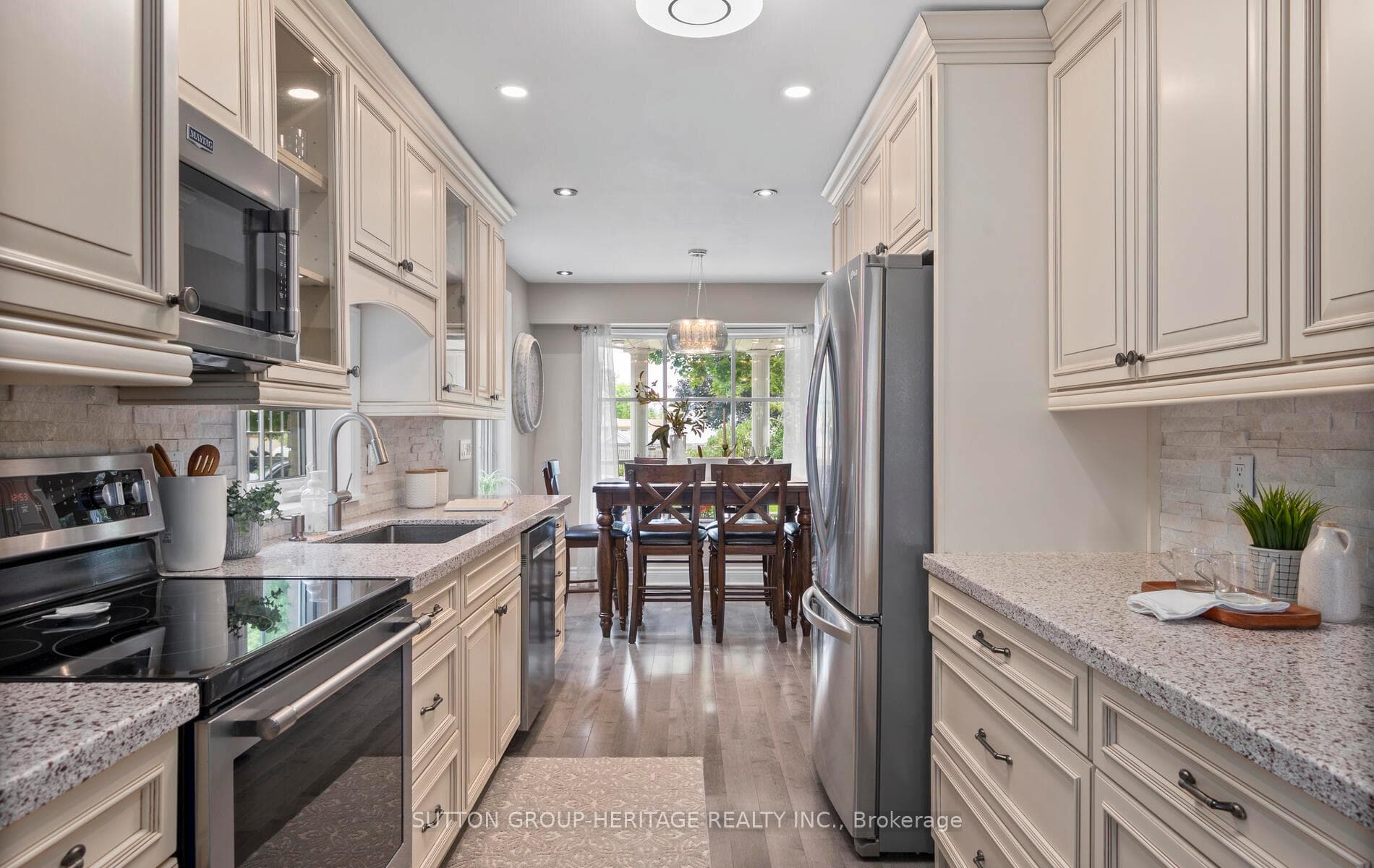 565 Foxrun Court photo 9