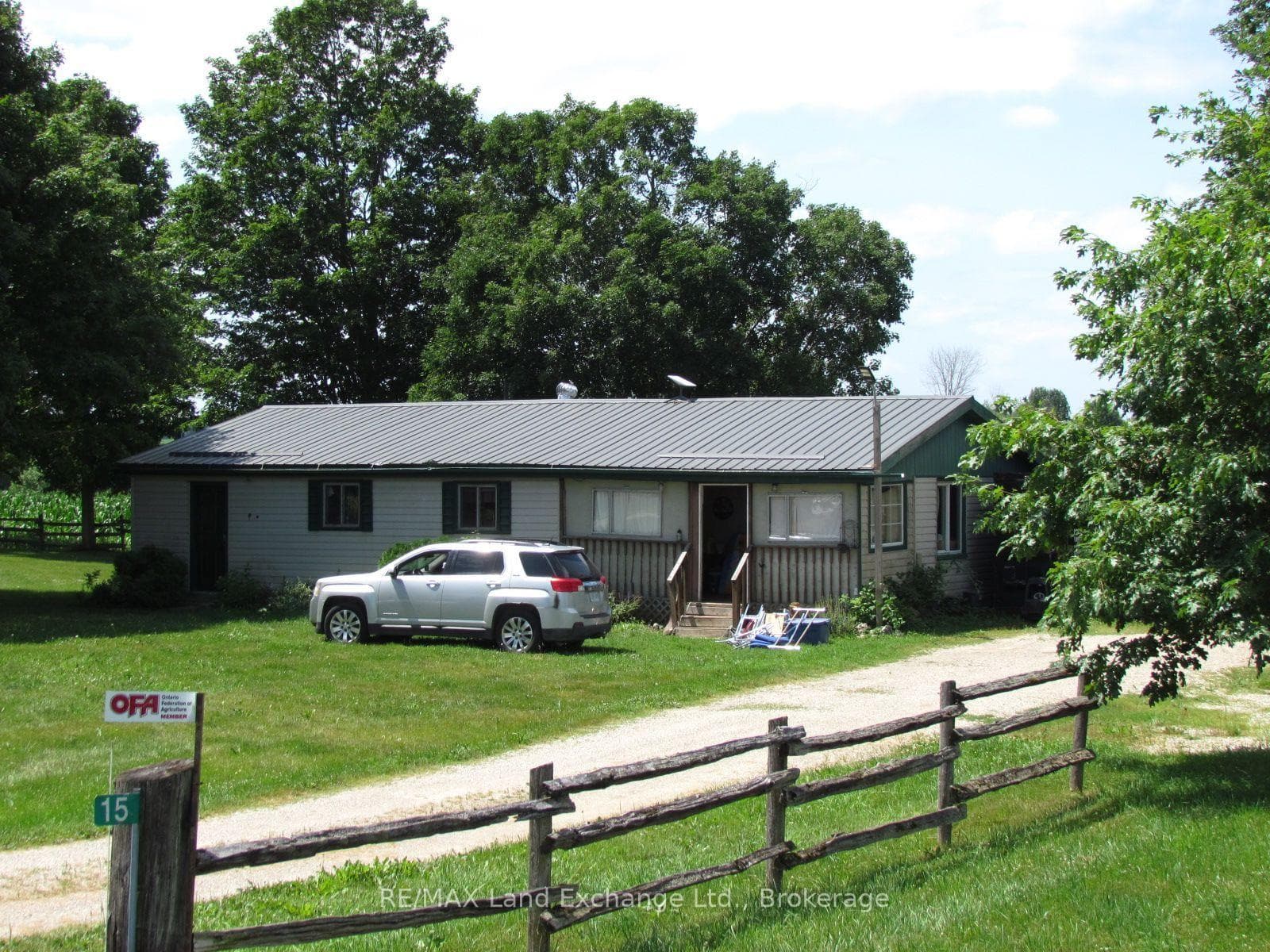 15 10B Side Road photo 2