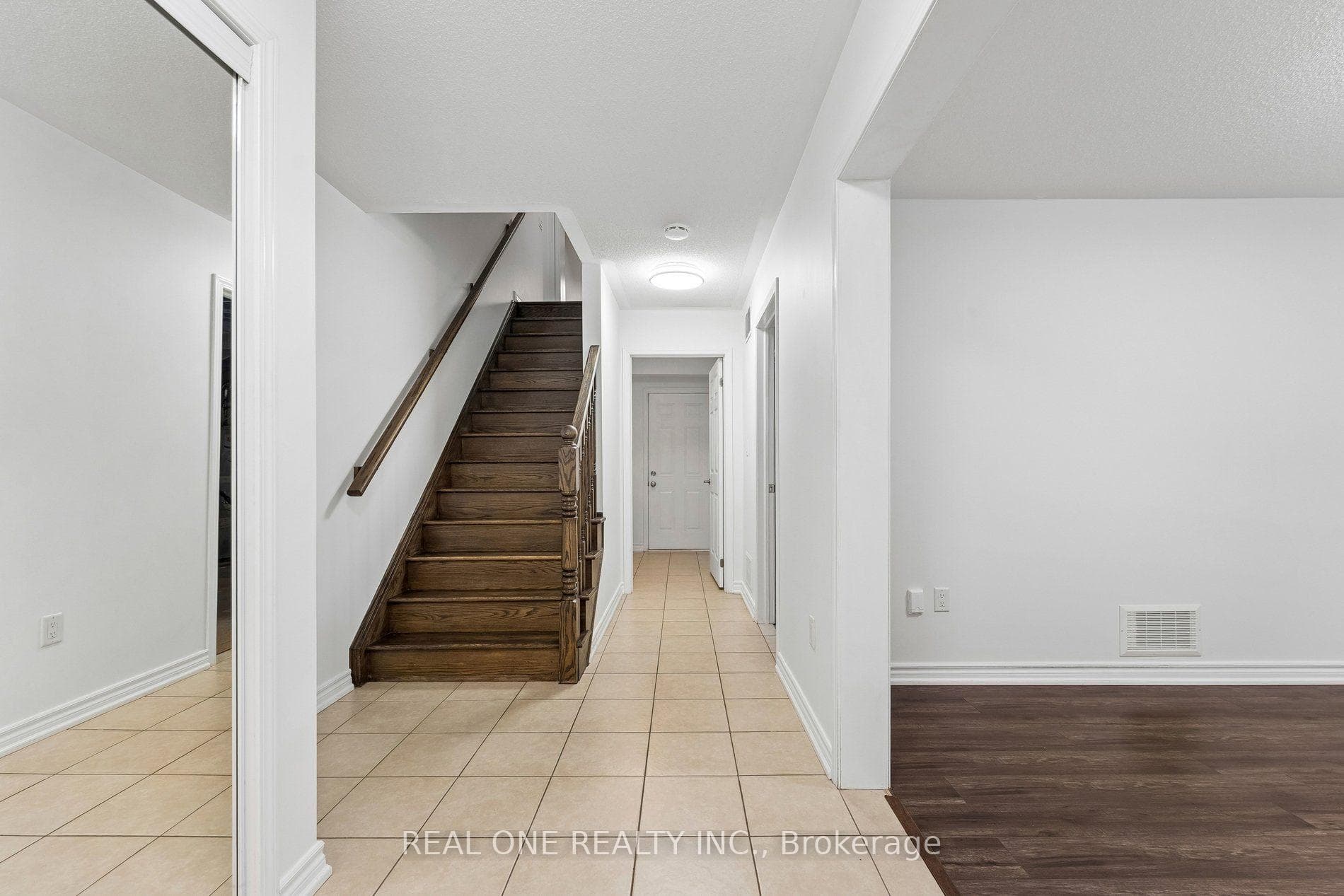30 Henneberry Lane photo 4