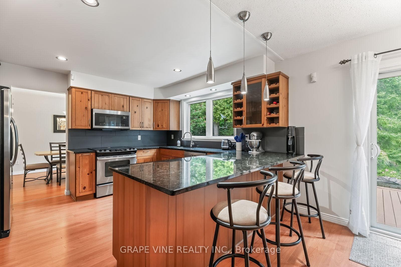 109 MIDVALE Drive photo 15
