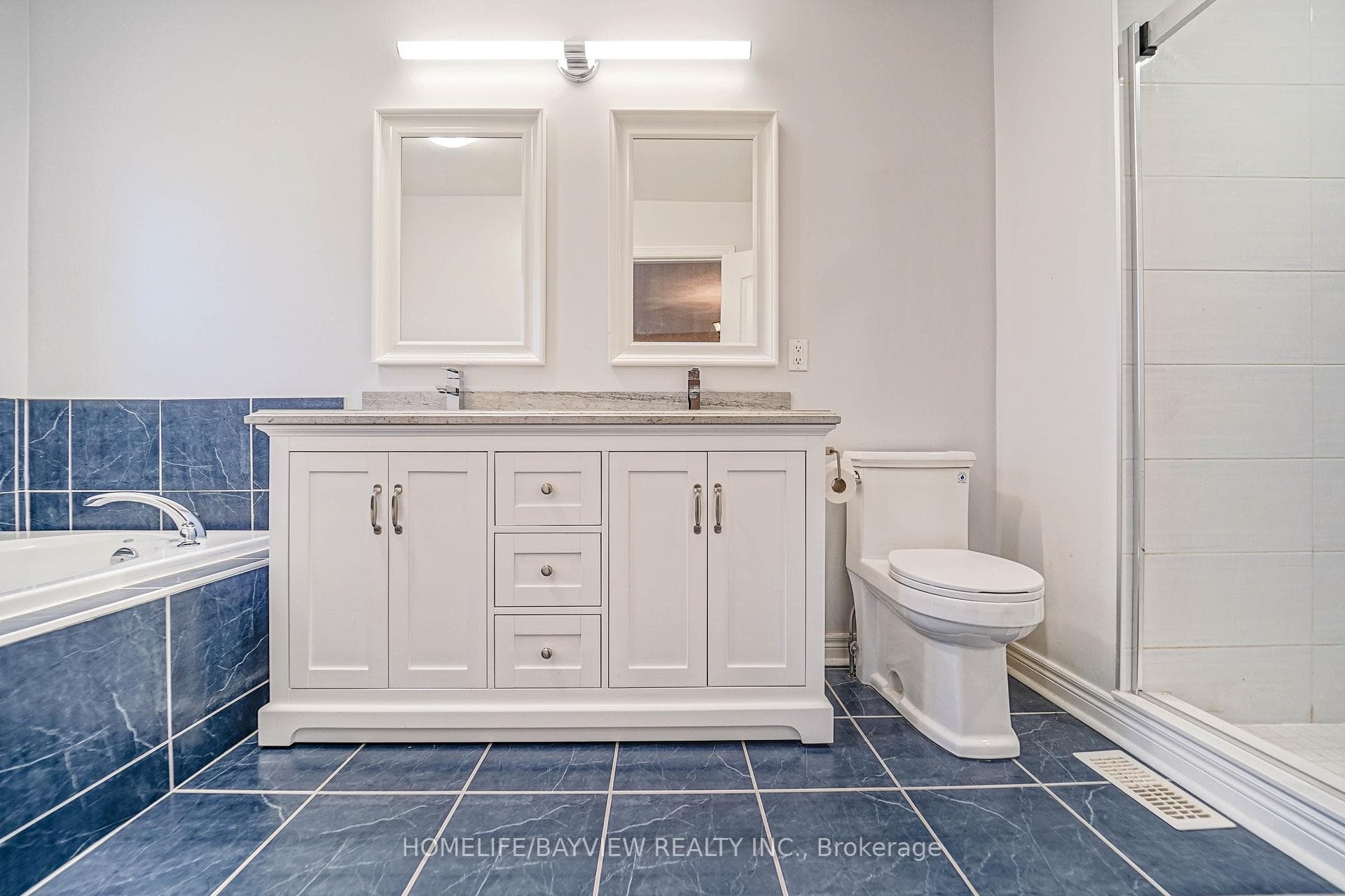 88 Regatta Avenue photo 36