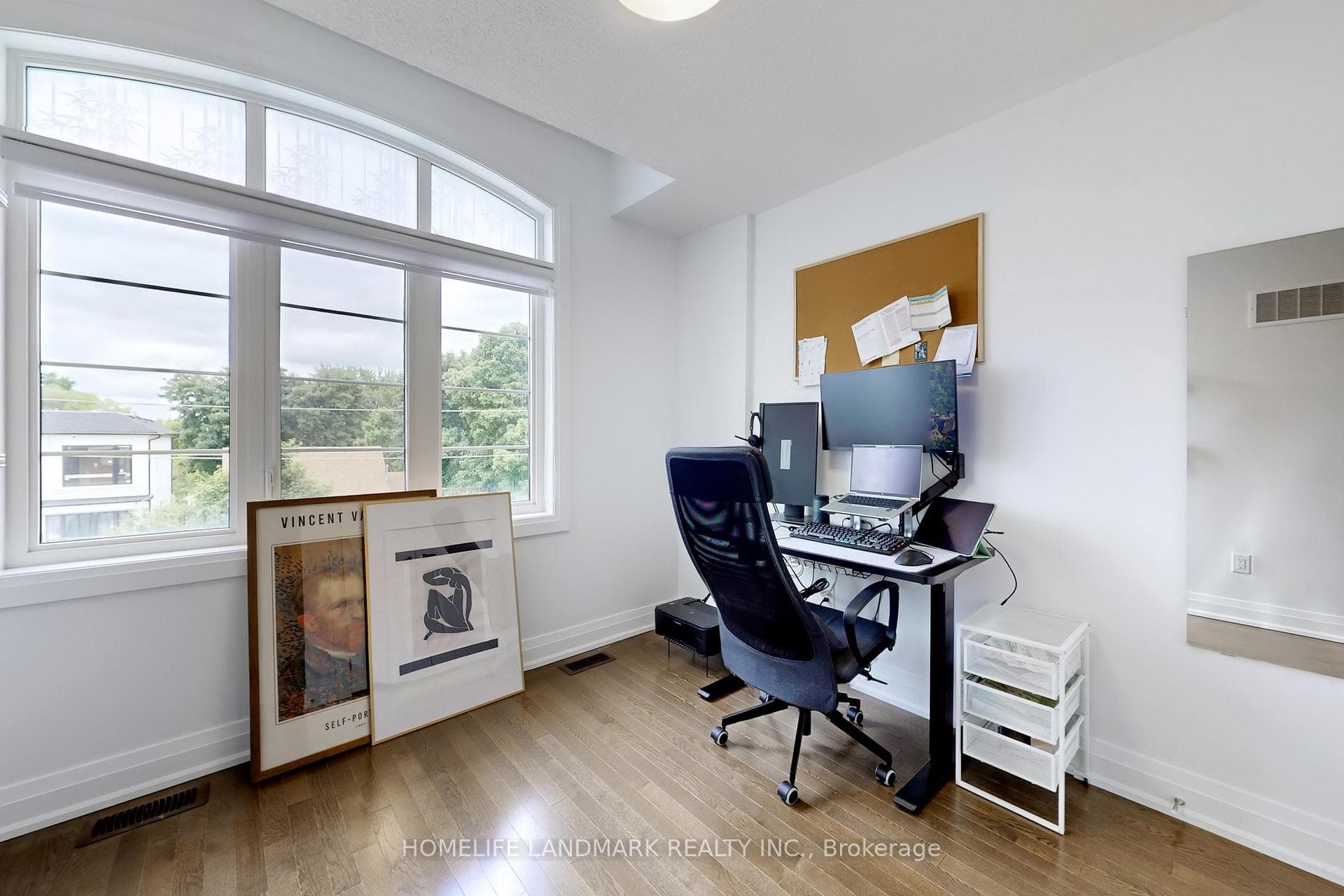 8B PARKER Avenue photo 34