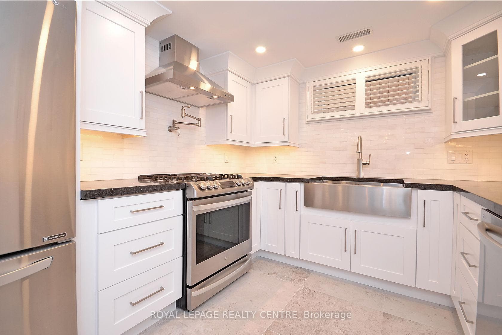 326 Slade Crescent Unit Lower photo 11
