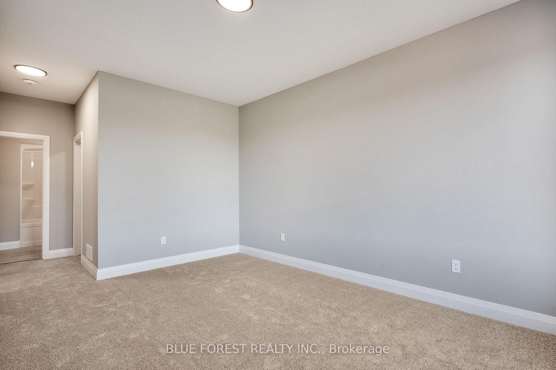 142 SHIRLEY Street photo 21