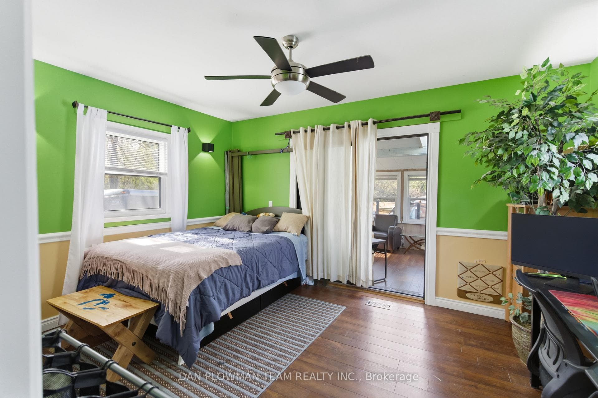 678 King Street photo 18