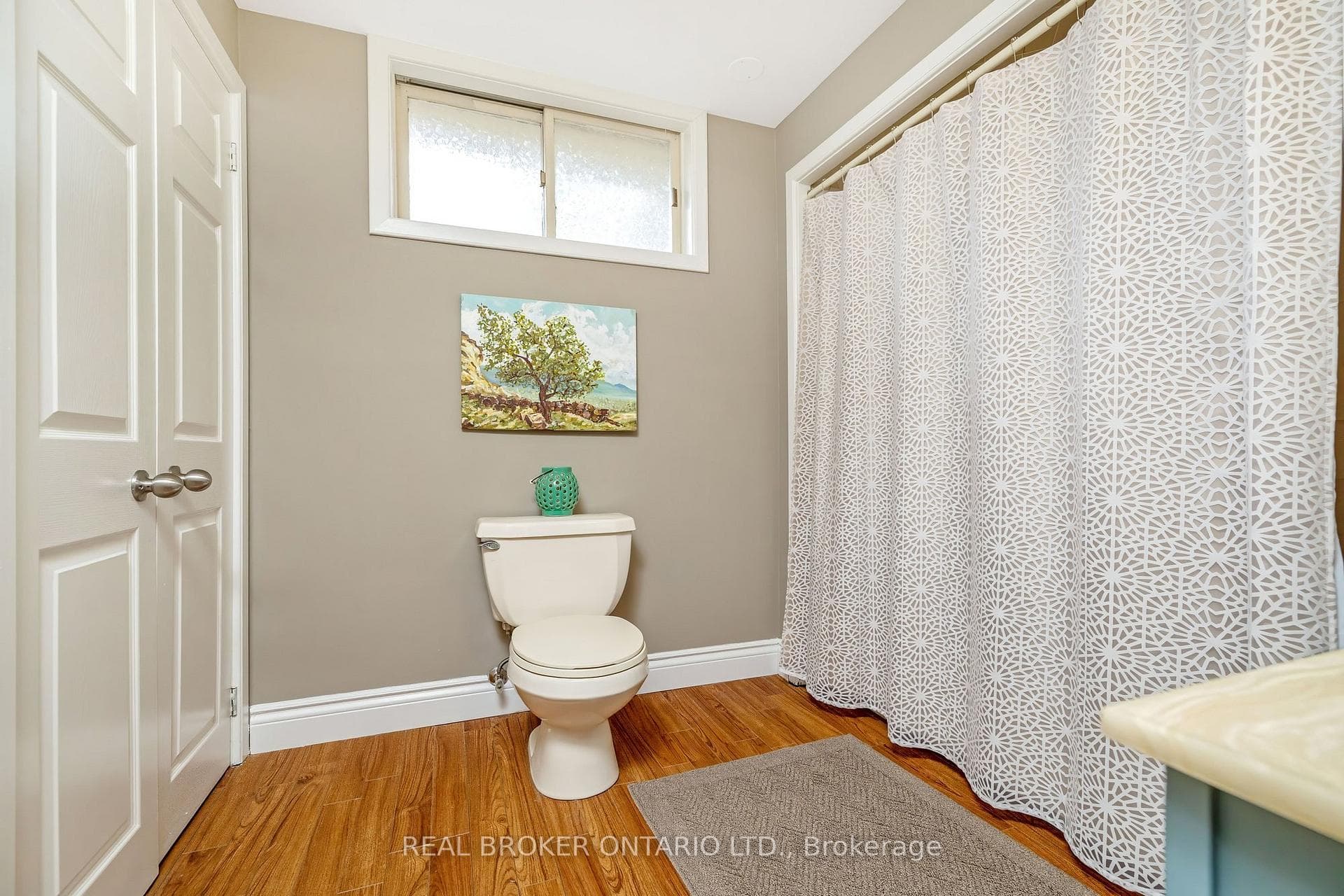 352 Broadway Avenue photo 35