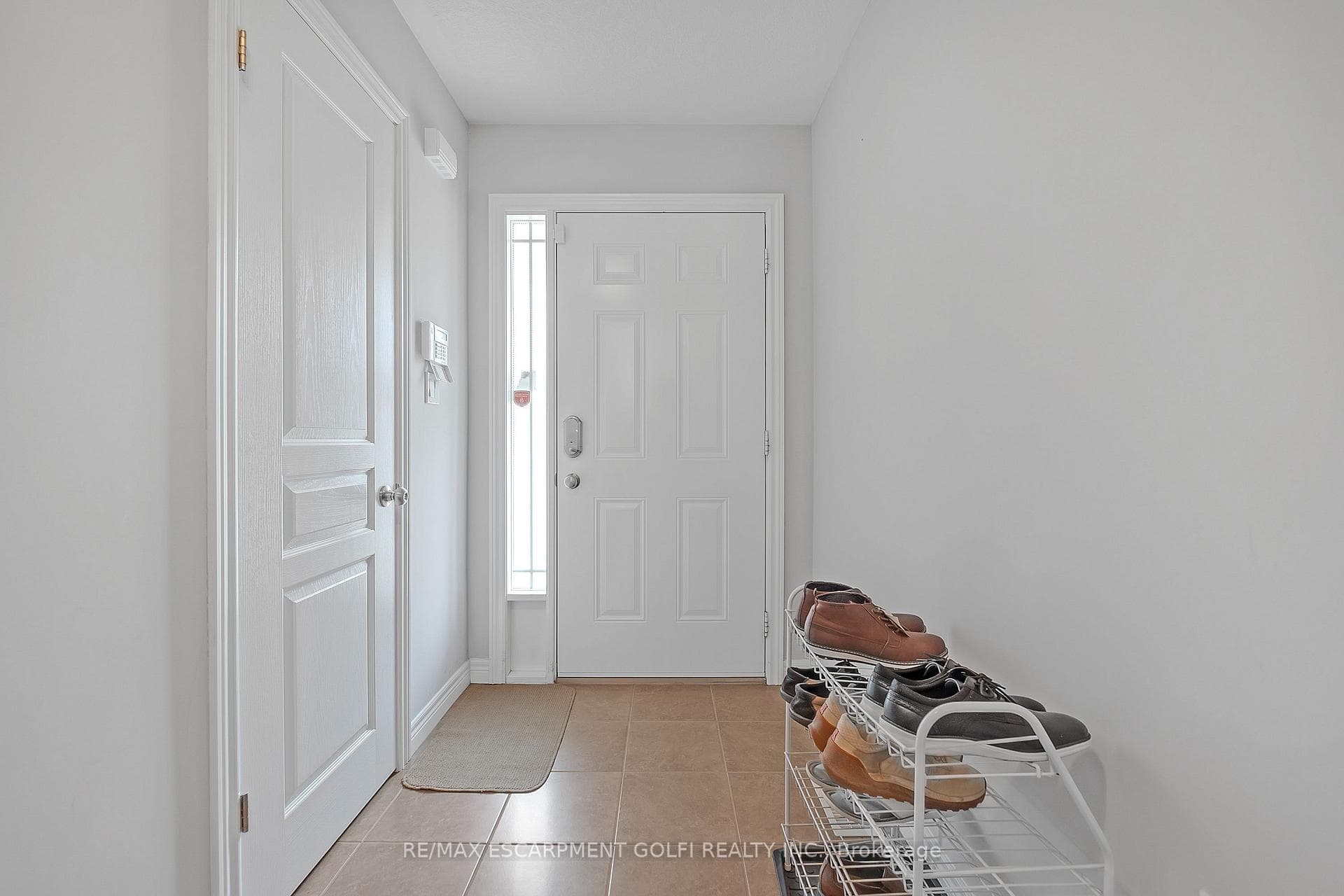 33 Charleswood Crescent photo 3