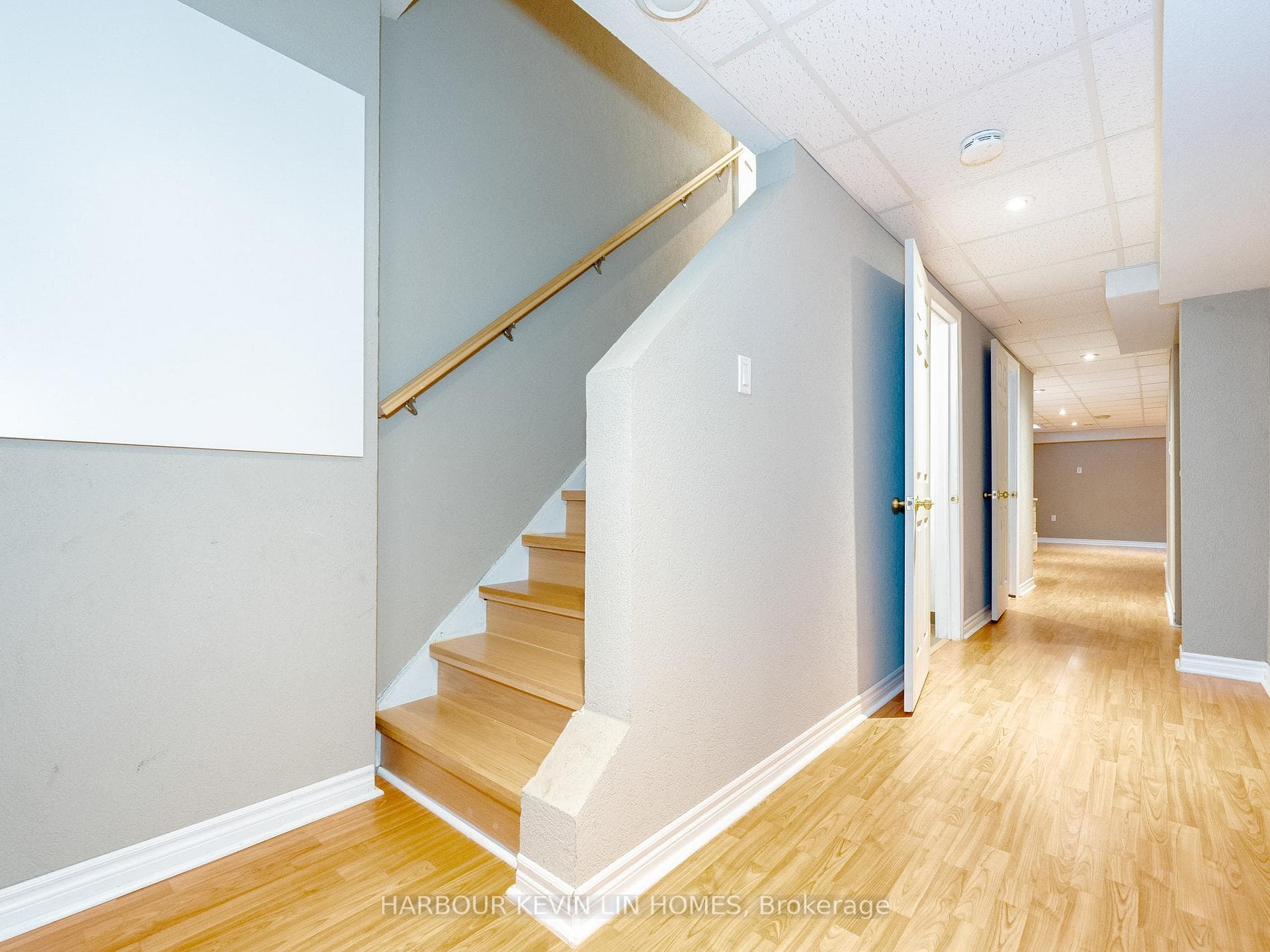 106 Blackthorn Drive photo 39