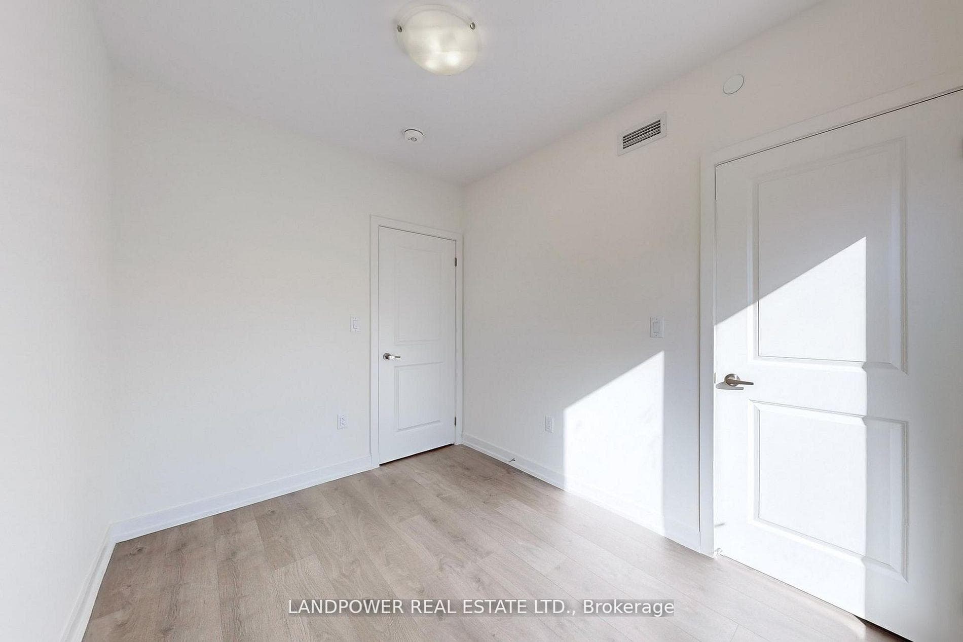60 Elizabeth Street Unit 3305 photo 26