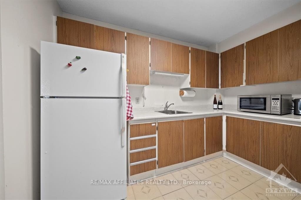 Can move right in and enjoy the functional kitchen