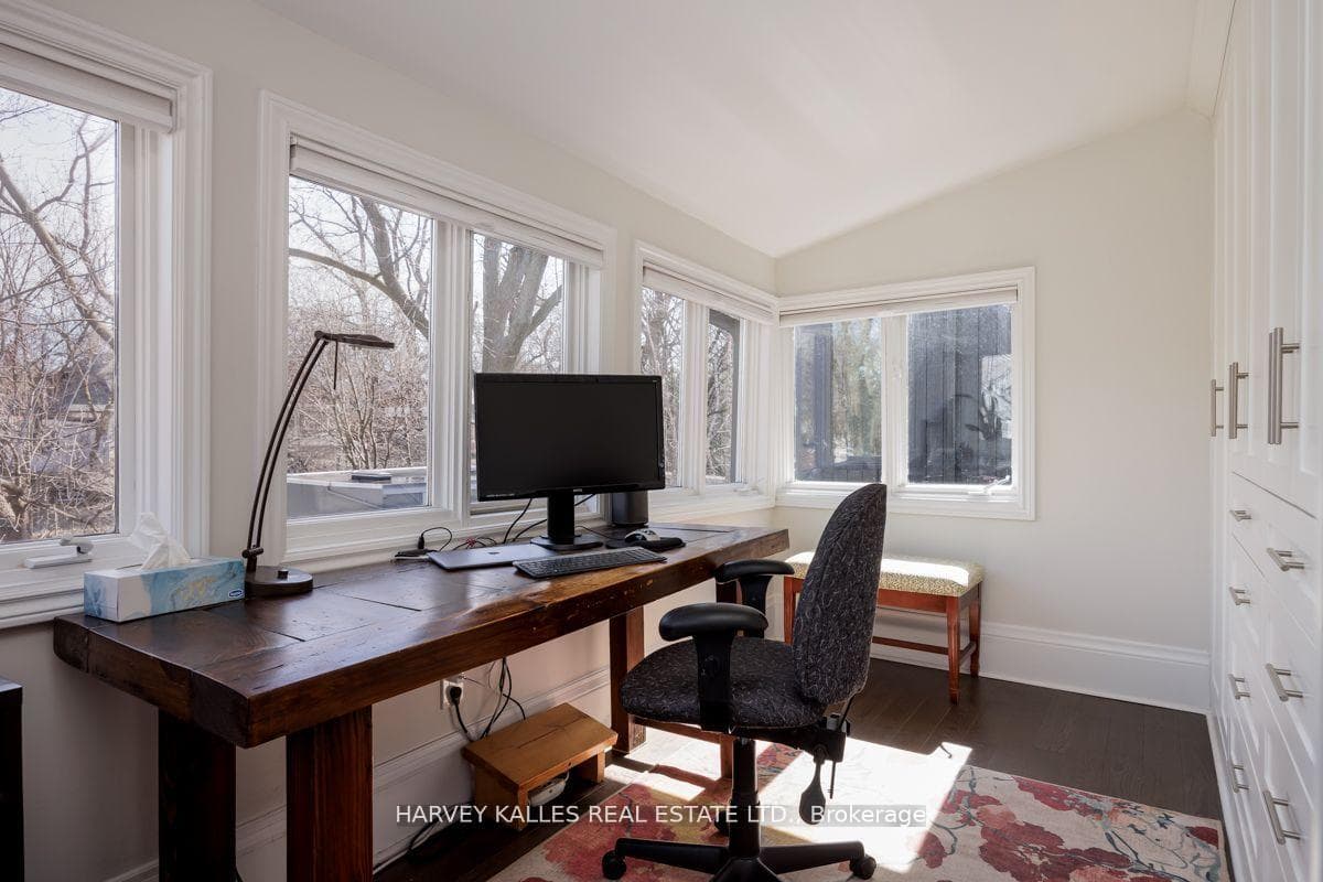 125 Hilton Avenue photo 15