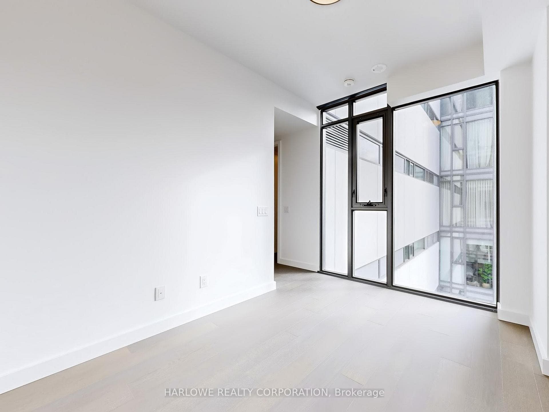 81 Wellesley Street Unit 1305 photo 13