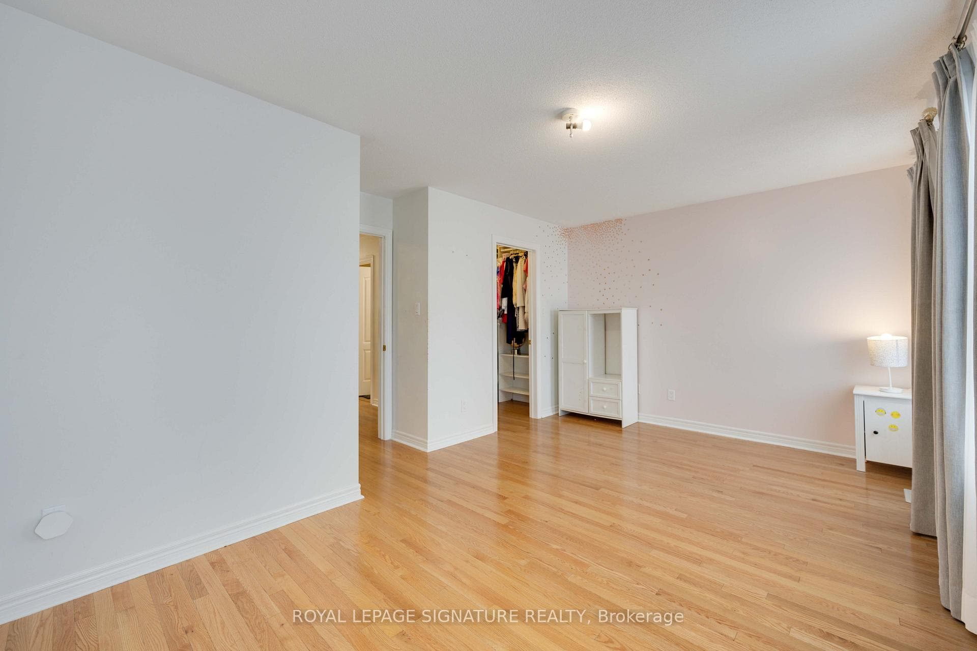 5438 Tenth Line photo 23