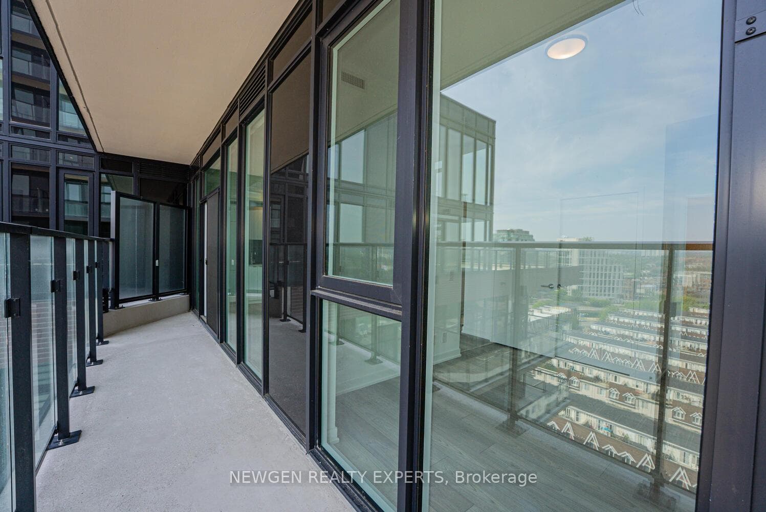 285 Dufferin Street Unit 1203 photo 27