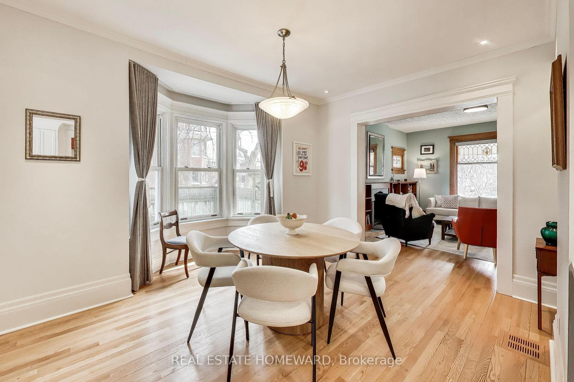 80 Hogarth Avenue photo 10