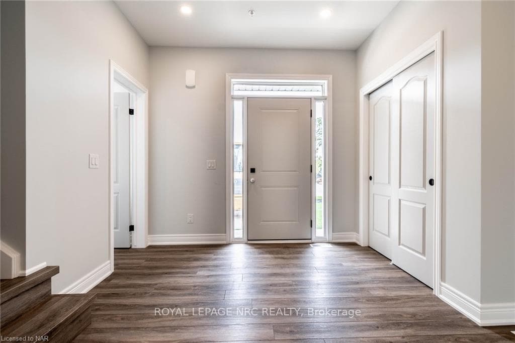 121A Moffatt Street Unit 10 photo 4