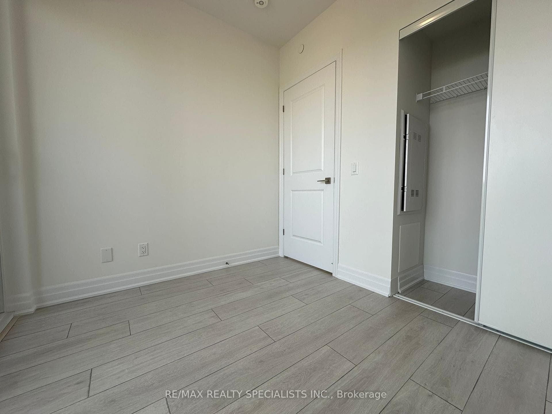30 Elm Drive Unit 1604 photo 11