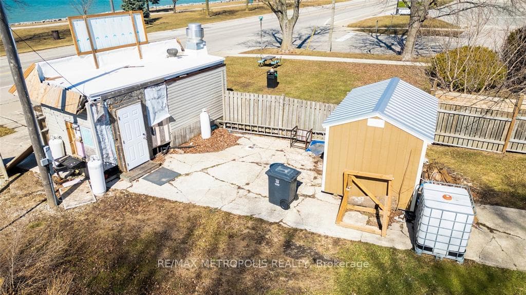 1522 St Clair Parkway photo 7