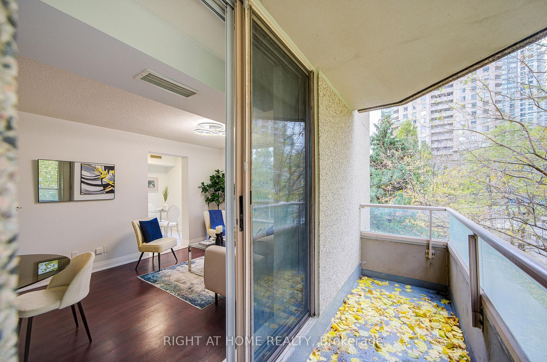 35 Empress Avenue Unit 207 photo 31
