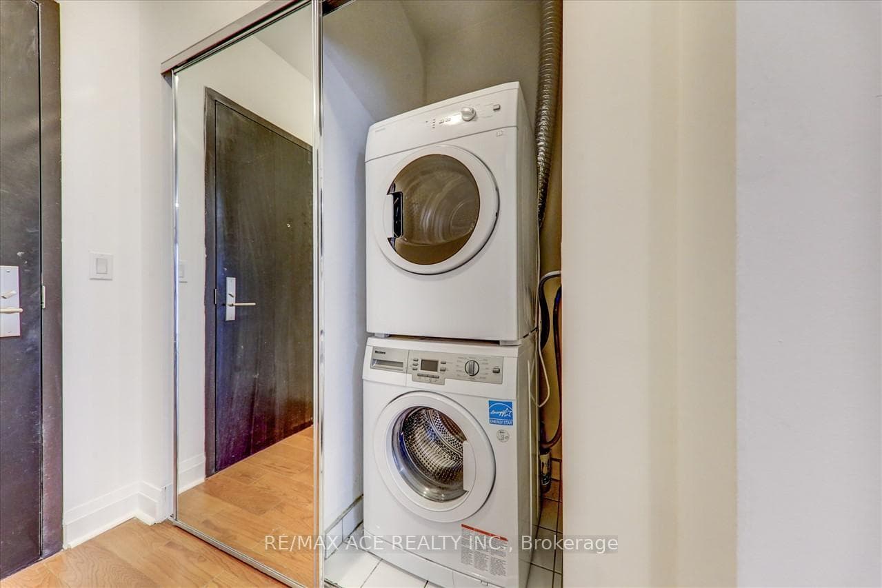 65 St Mary Street Unit 4209 photo 22