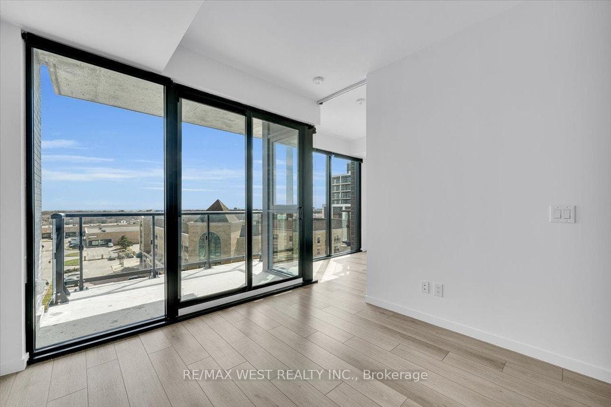 7 Smith Crescent Unit 616 photo 4