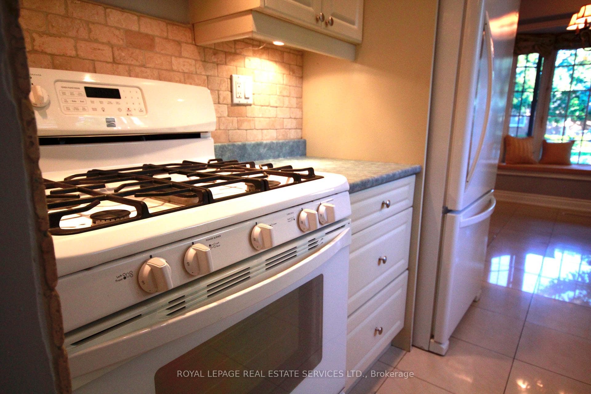 3524 Birchmeadow Crescent photo 8