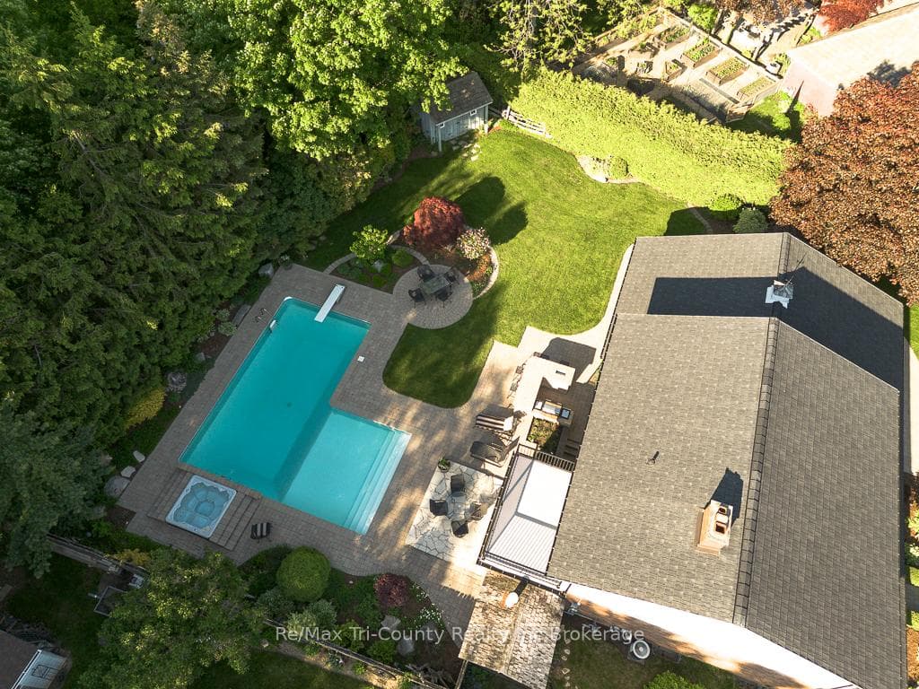 8 Beth Court photo 15