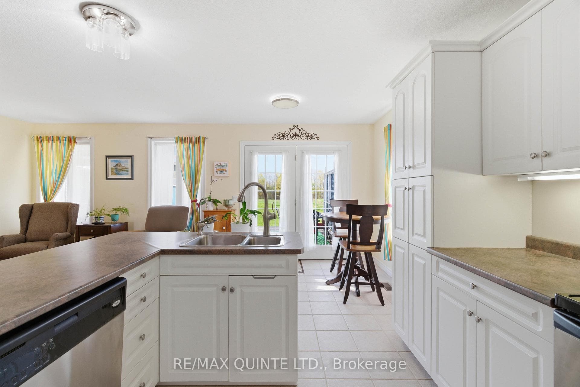 99 McKenzie Street photo 11