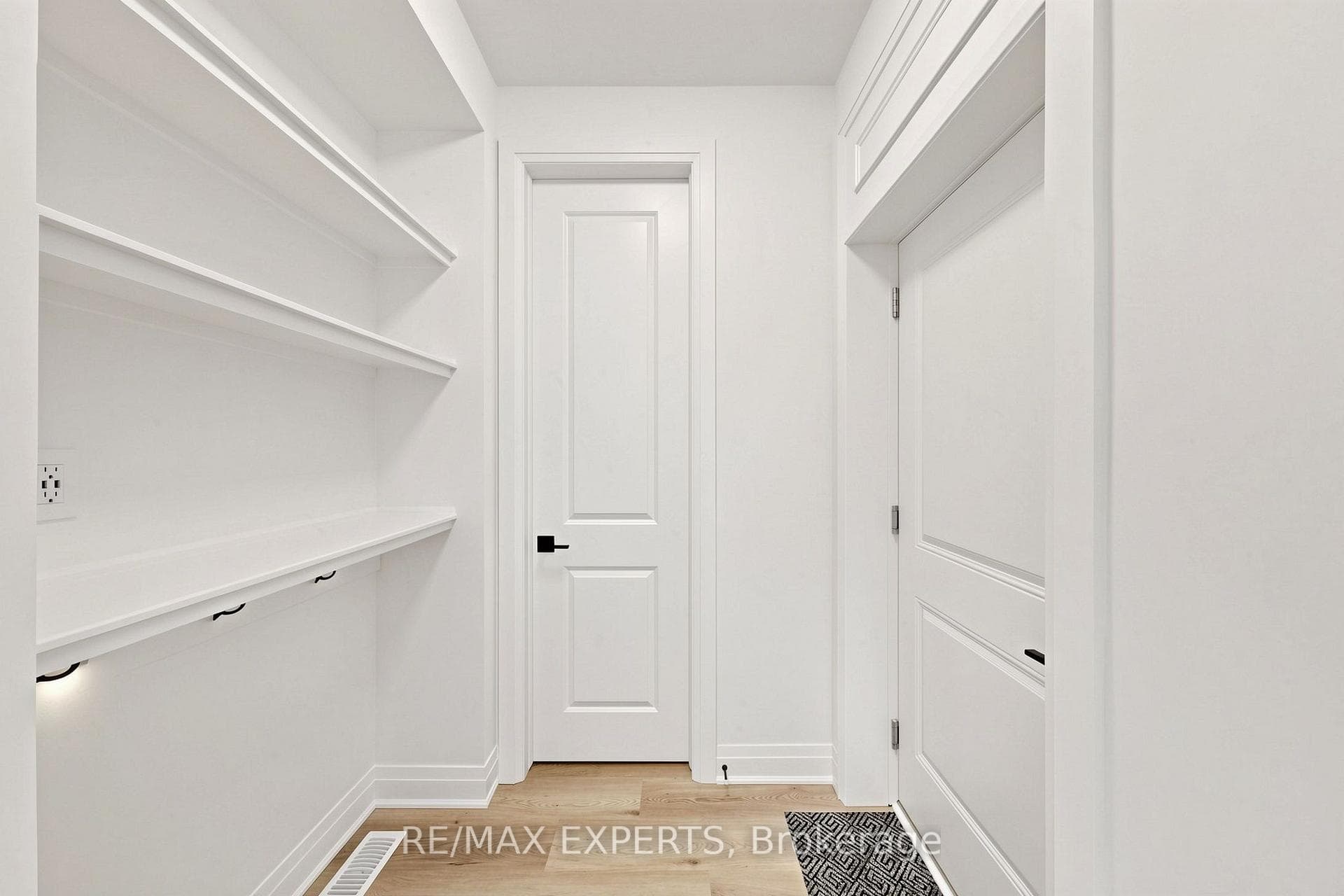 1761 Mineral Springs Way photo 10