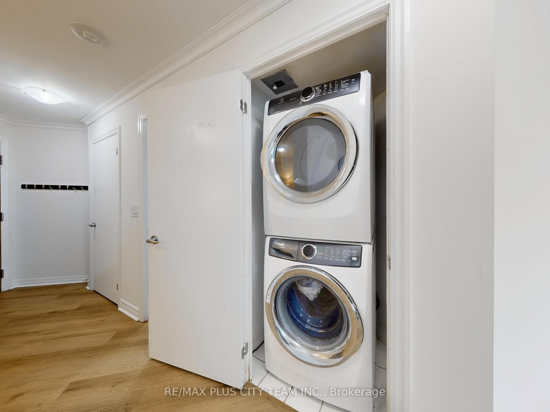 16 Yonge Street Unit 502 photo 28
