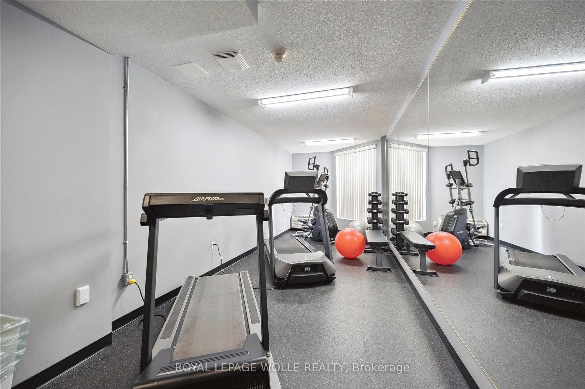 255 Keats Way Unit 706 photo 39