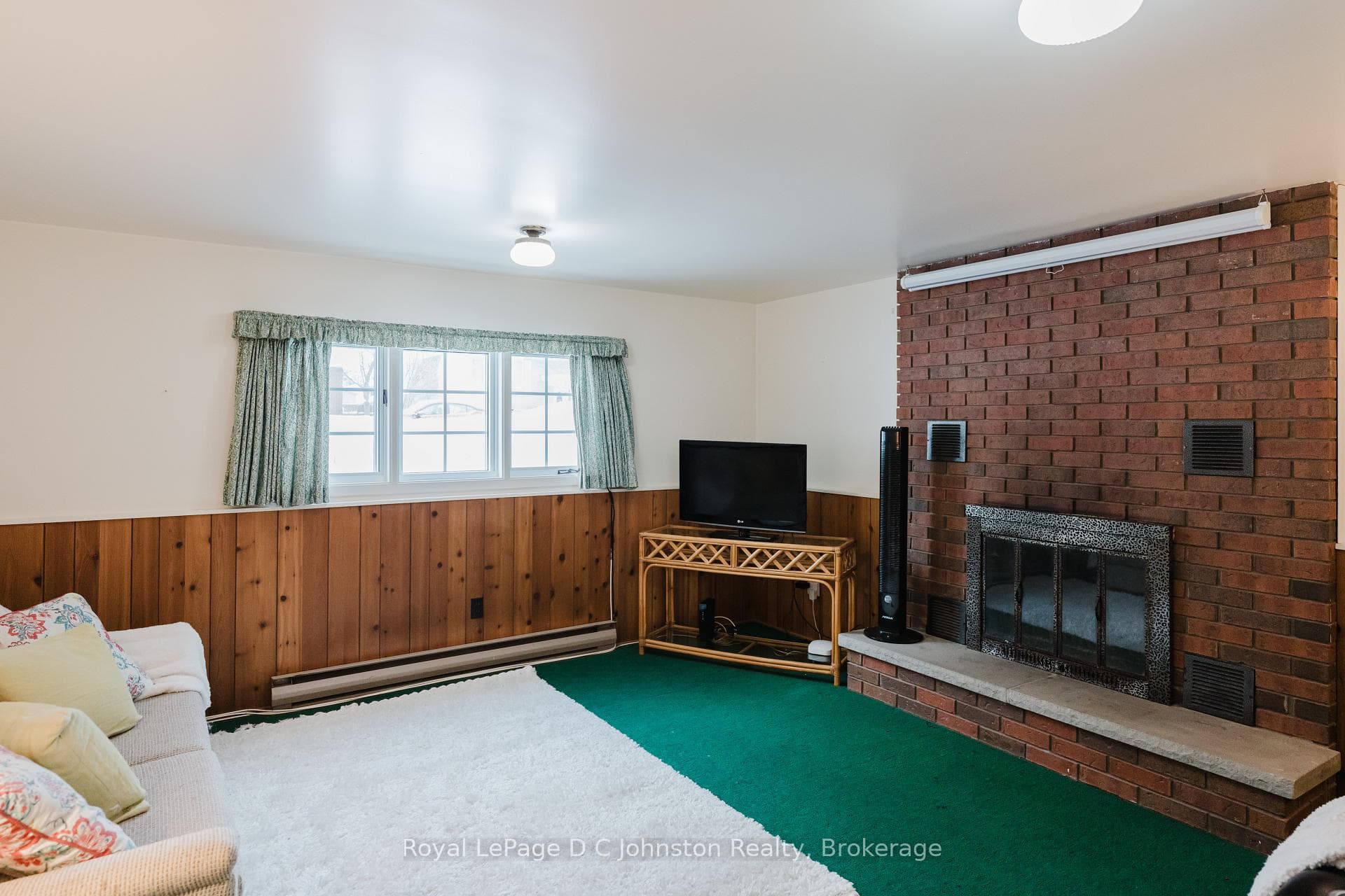 652 Orchard Drive photo 25