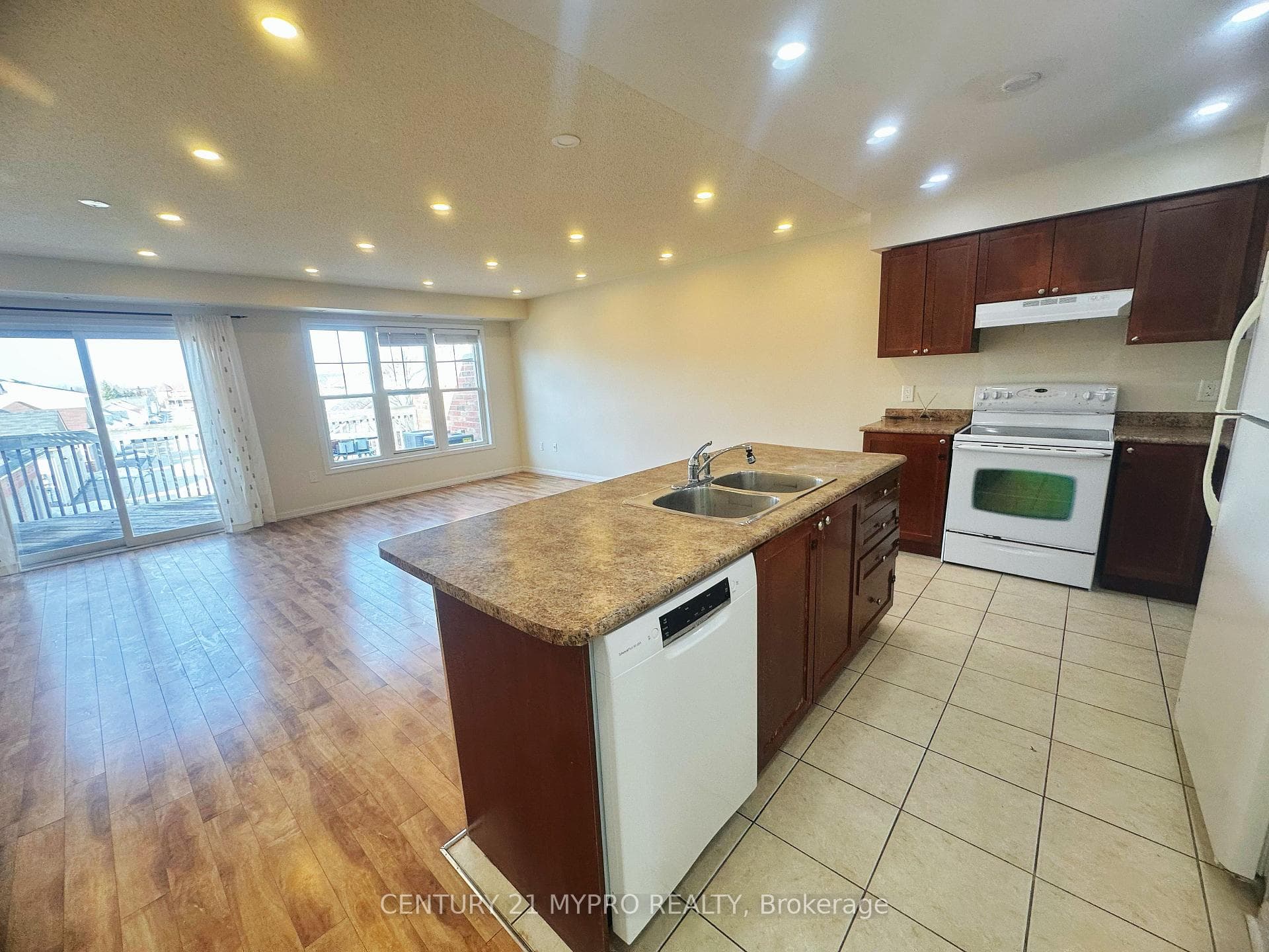 2725 Bur Oak Avenue Unit Upper#1 photo 4