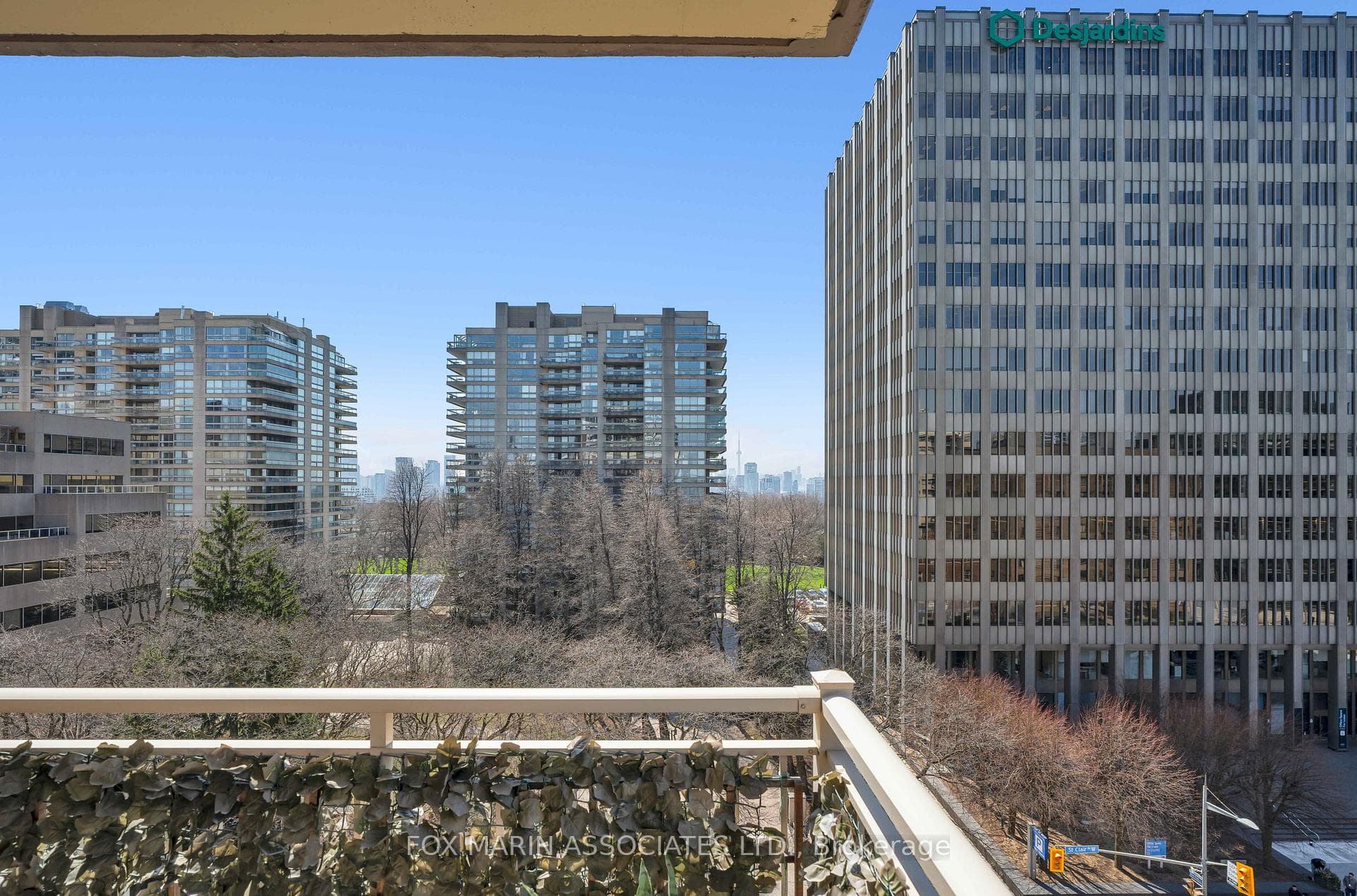 1 Deer Park Crescent Unit 805 photo 29