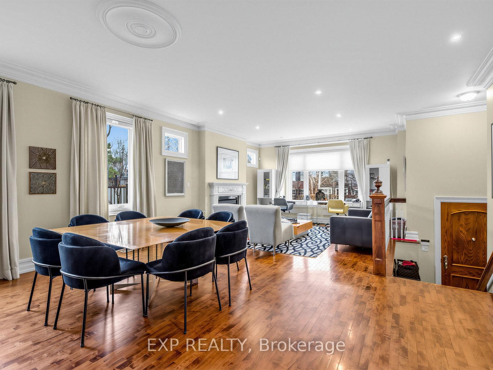 241 Poplar Plains Street photo 8
