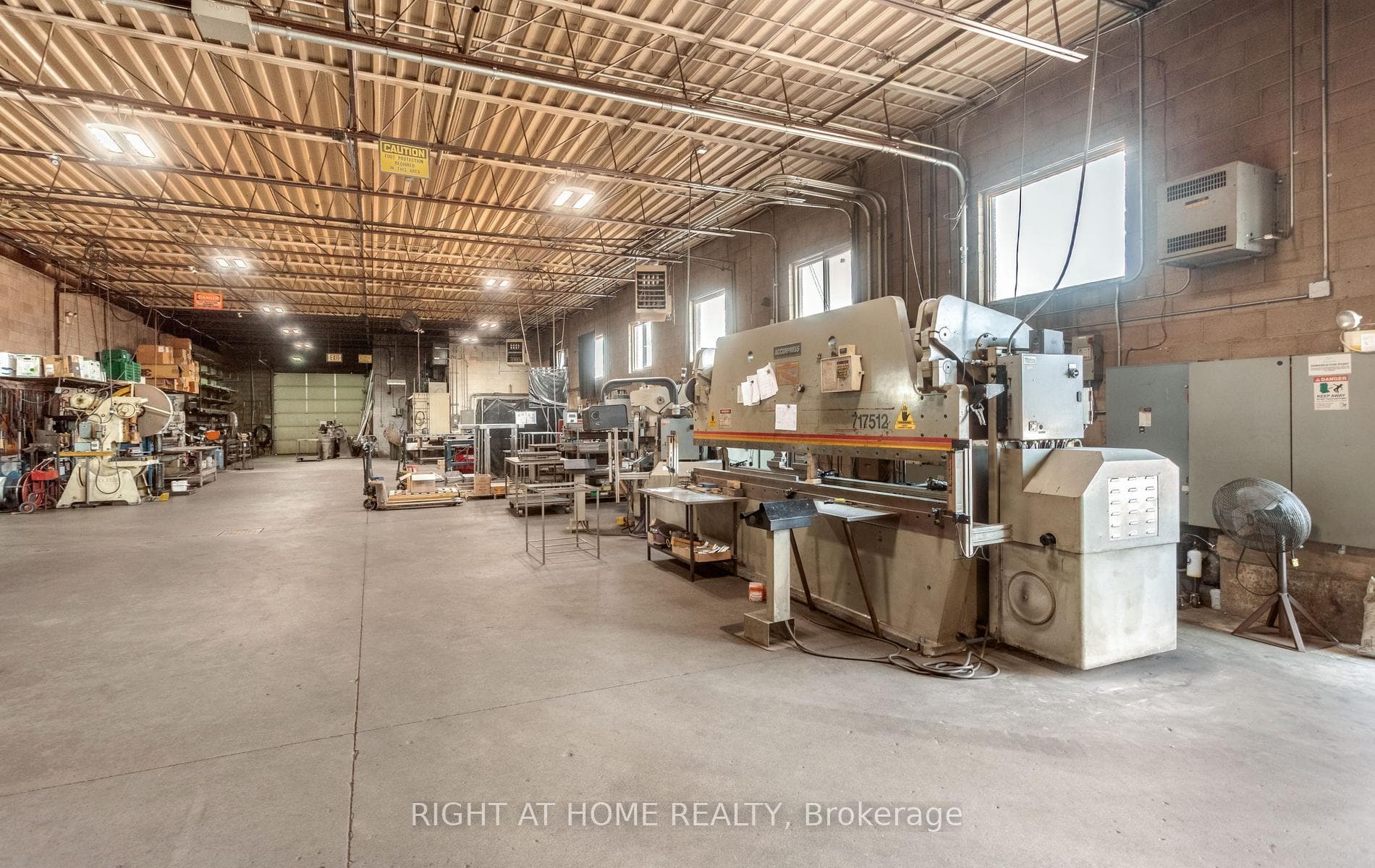 5277 Creekbank Road photo 15
