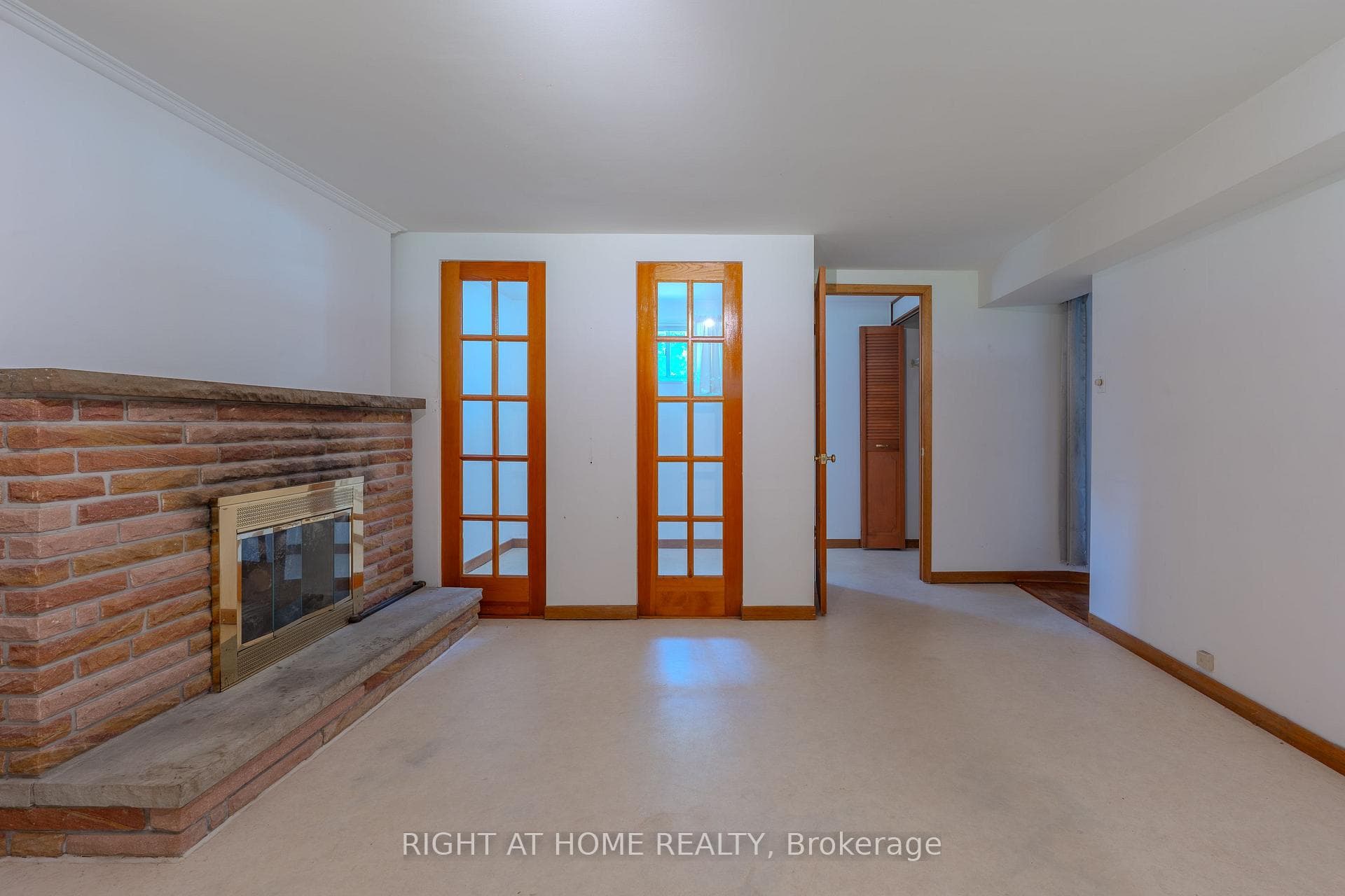 426 Seaton Drive photo 8