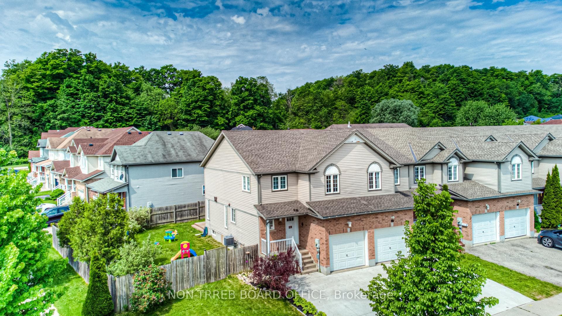 43 PROSPERITY Drive photo 3