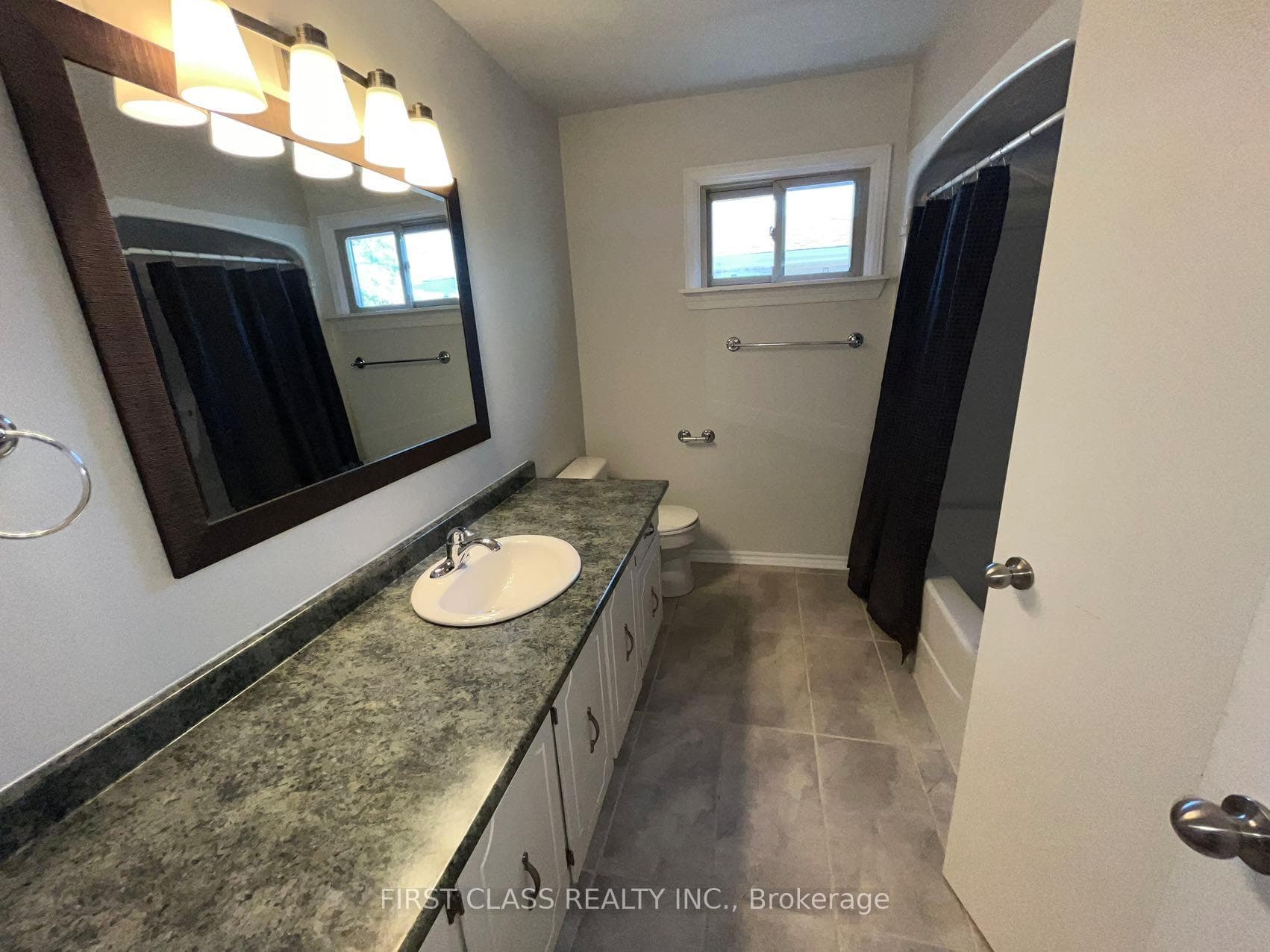 61 Rose Way photo 18