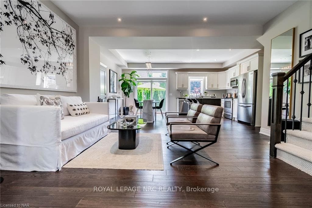 608 Simcoe Street Unit 7 photo 6