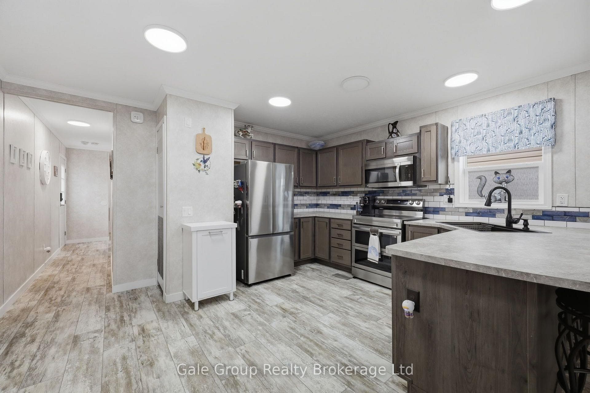 99 Fourth Conc Road Unit 606 photo 13