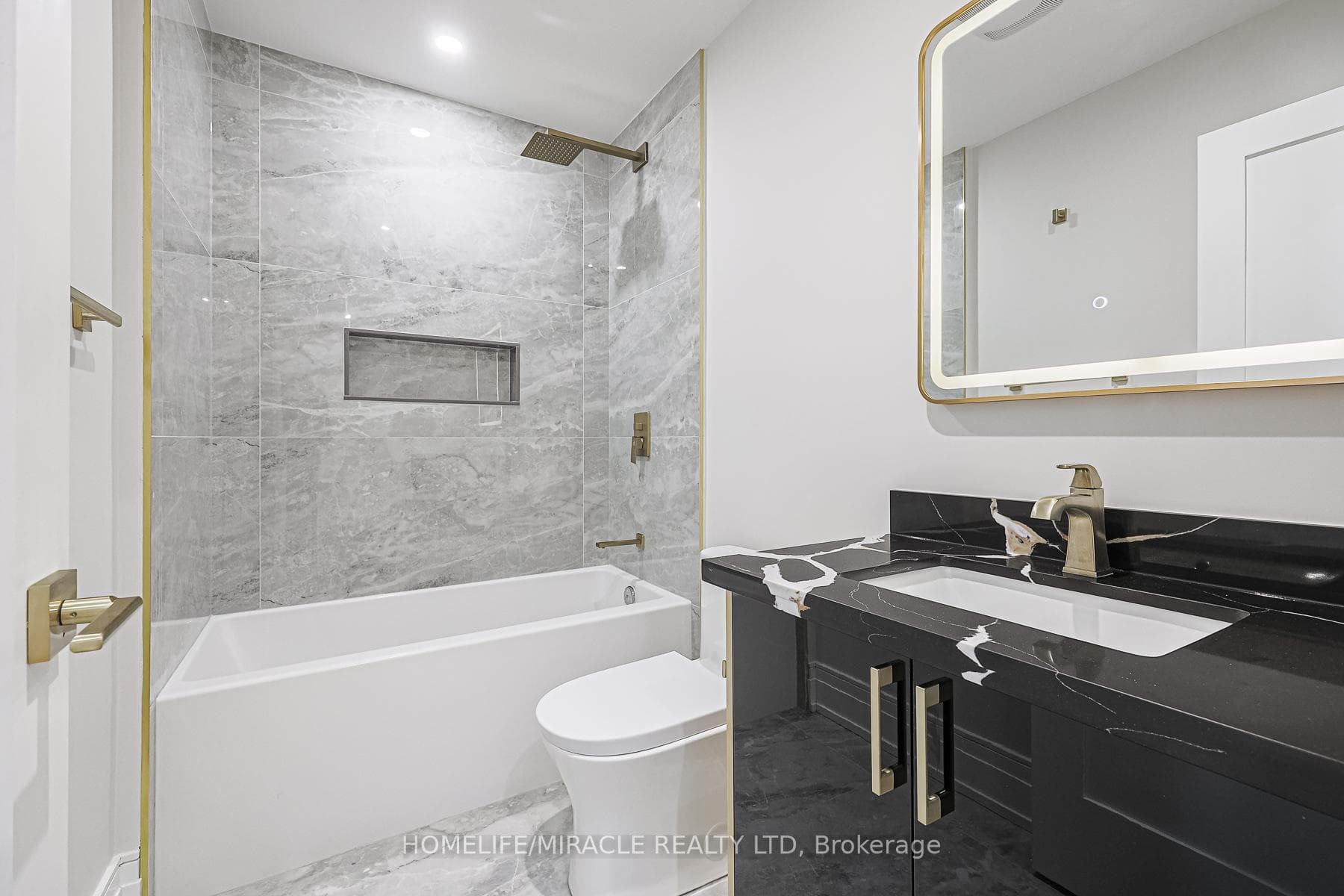 148 Bexhill Avenue photo 36