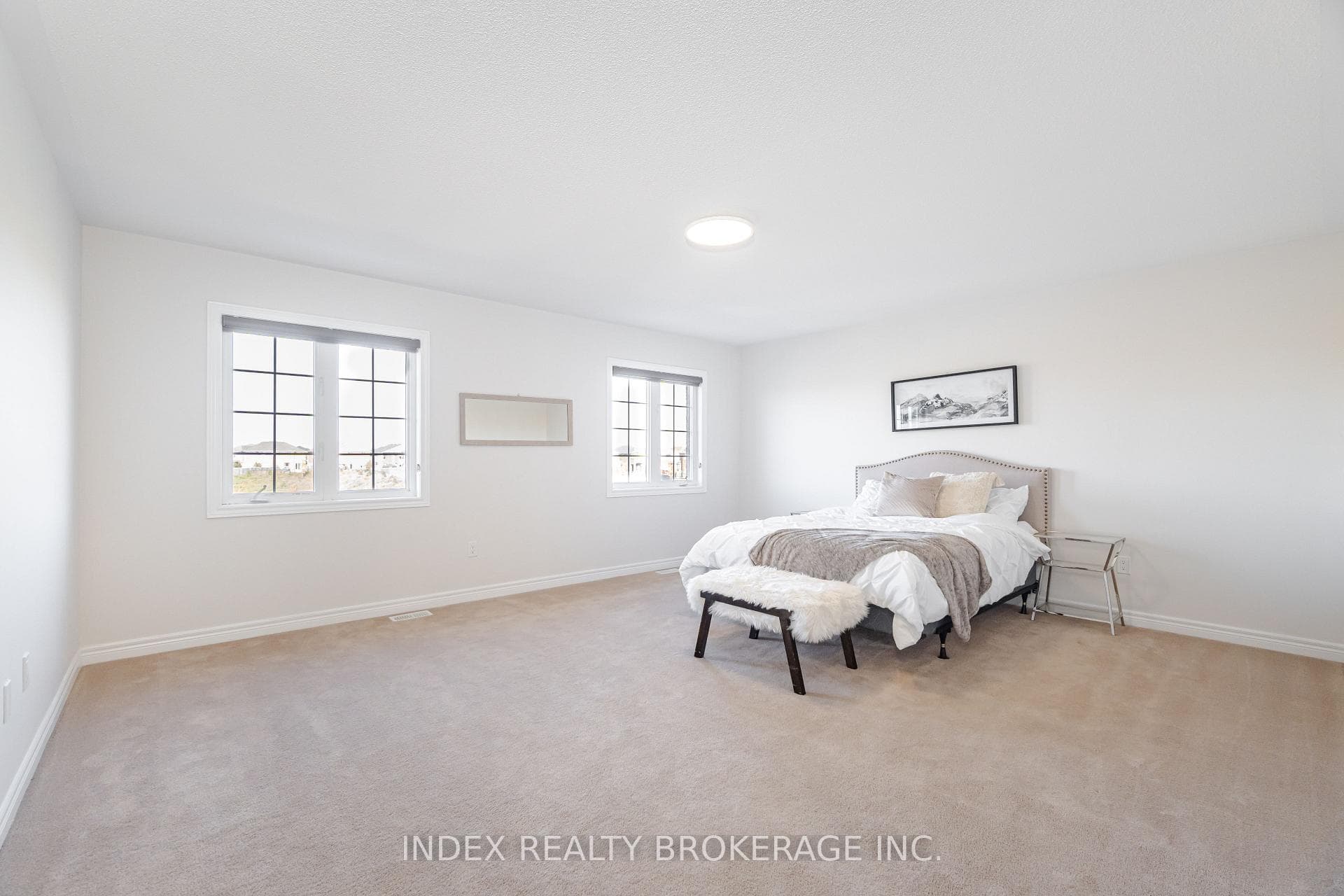86 Hanbury Crescent photo 16
