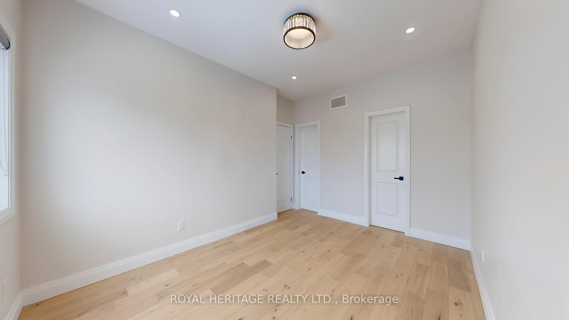 53 Meadow's End Crescent photo 15