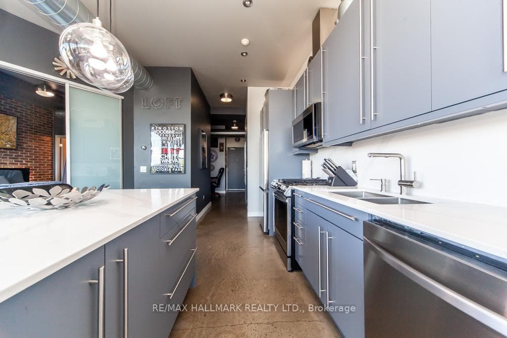 Modern kitchen with quartz counter