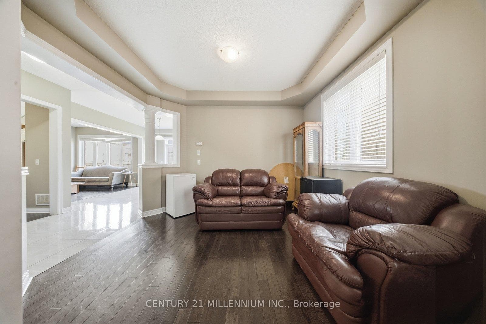 1153 Upper Thames Drive photo 11
