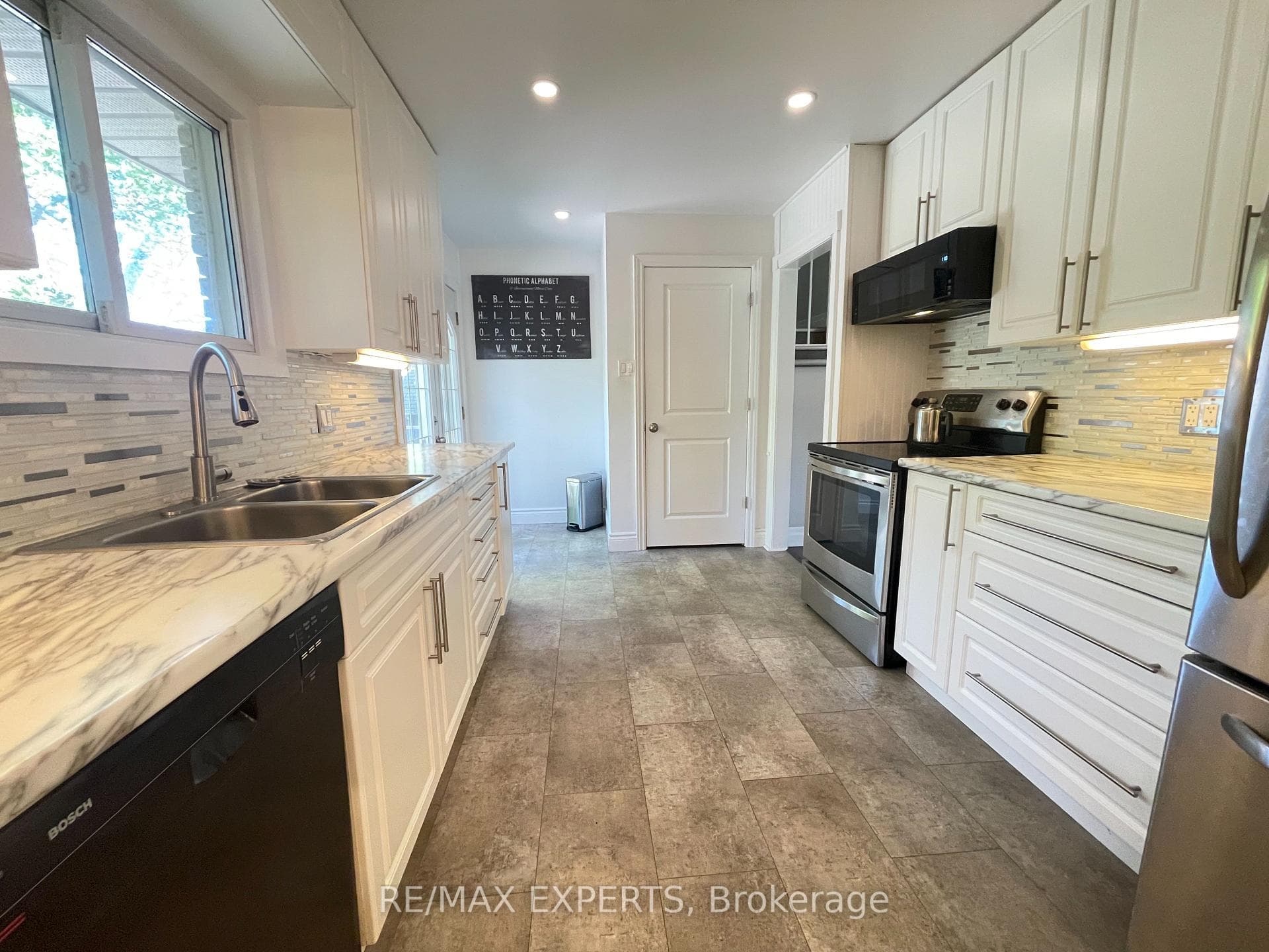 23 Townley Street Unit Upper photo 6