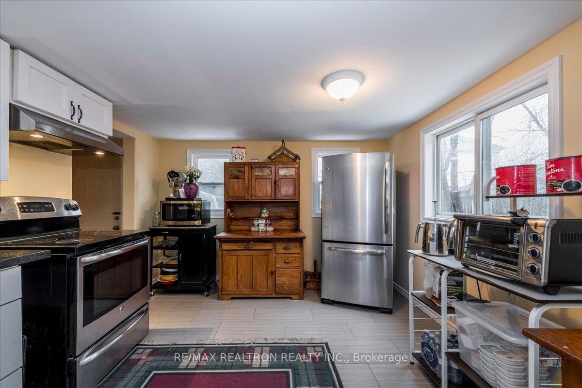 86 John Street photo 11