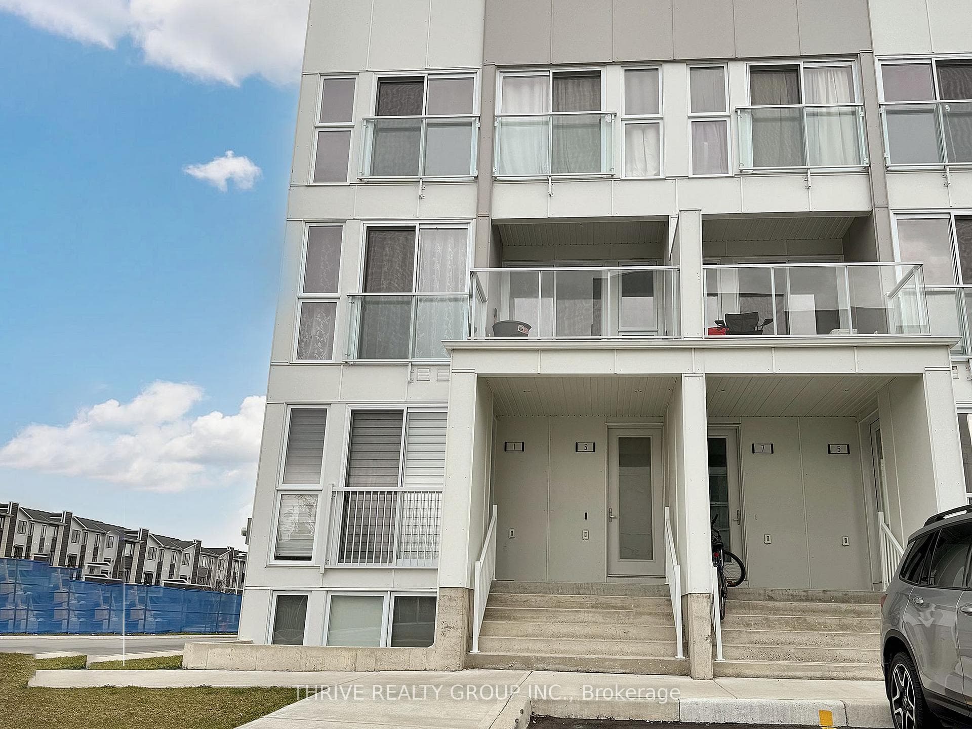 234 Edgevalley Road Unit 3 photo 1